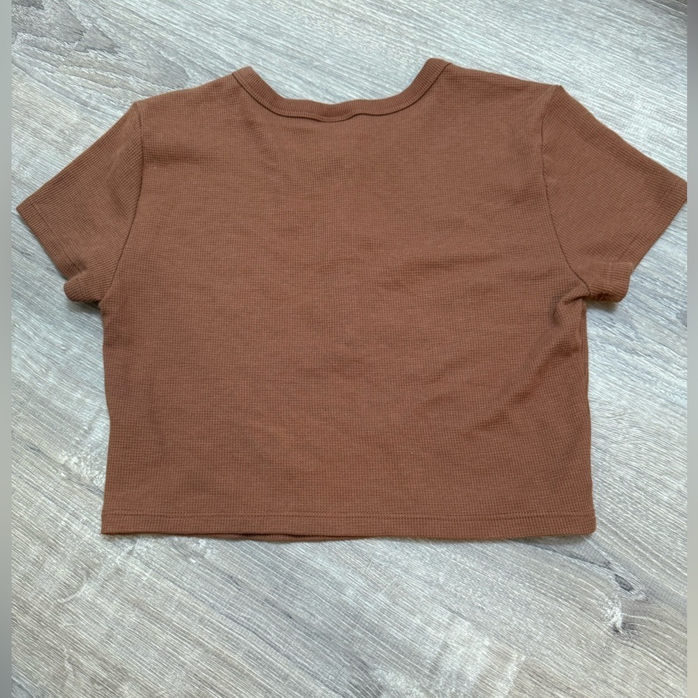 Aritzia Crop Tee Bundle(2) Medium - Picture 3 of 11